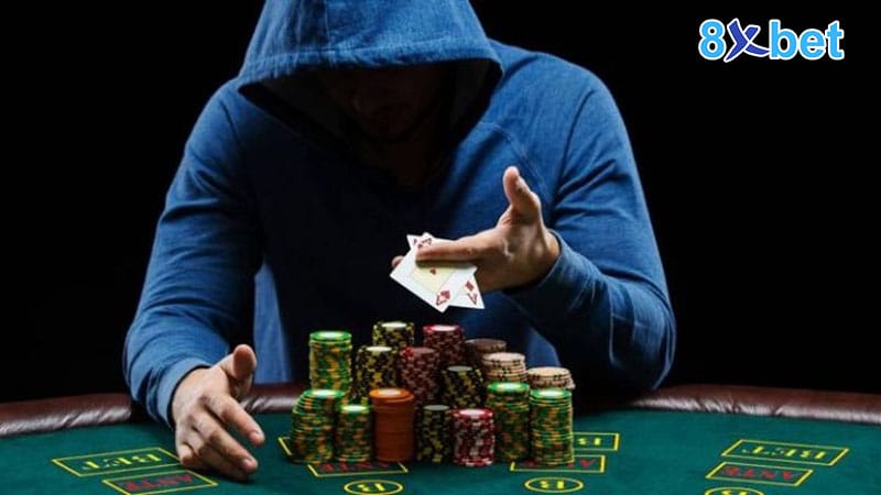 Kinh nghiệm chơi poker 8xbet từ người chơi lâu năm